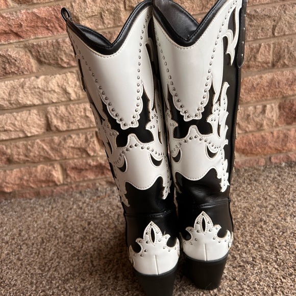 Cowgirl Boots Embroidered Pointed Toe Mid Calf Boots with Chunky Block Heel - Picture 9 of 16